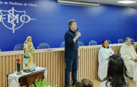 Diretor geral da Faculdade de Medicina de Olinda (FMO), In&aacute;cio de Barros Melo Neto.