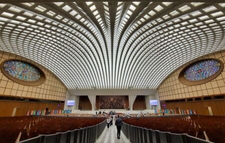 Audit&oacute;rio Paulo VI (Paul VI Audience Hall), usado para audi&ecirc;ncias papais.