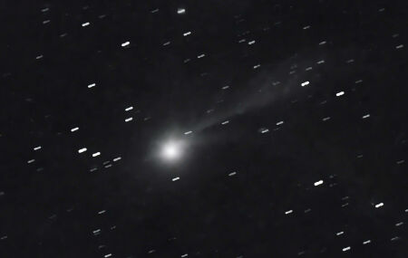 Cometa 3I/ATLAS surpreende ao exibir cauda incomum. 