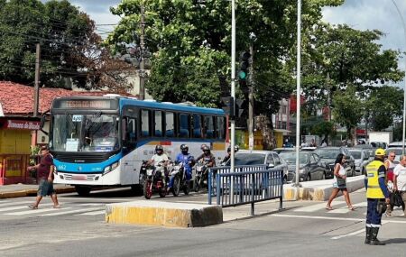 Altera&ccedil;&otilde;es nas paradas de &ocirc;nibus come&ccedil;am no dia 28.