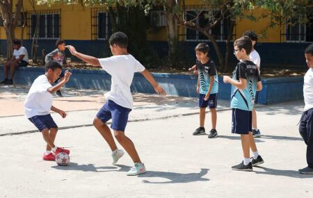 Alunos no intervalo.