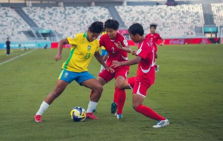 Brasil &eacute; superado pela Coreia do Norte e disputar&aacute; o terceiro lugar na Copa do Mundo Sub-17 Feminina