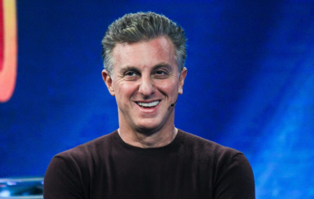 Huck afirma que pensou em ser candidato a presidente para "elevar o sarrafo &eacute;tico" do Brasil