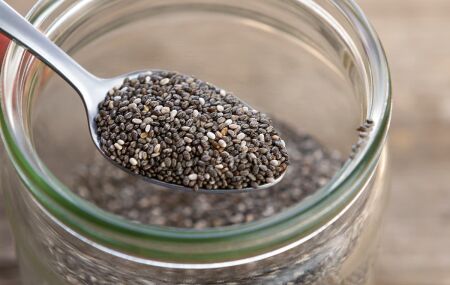 Voc&ecirc; est&aacute; consumindo chia errado? Veja o erro comum que causa gases. 