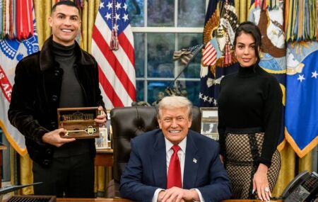 Cristiano Ronaldo e sua esposa, Georgina Rodr&iacute;guez, e Donald Trump na Casa Branca.