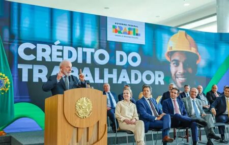 Trabalhadores CLT com conta na Caixa, Ita&uacute; ou Nubank podem acessar cr&eacute;dito exclusivo. 