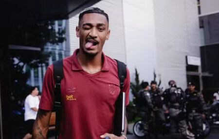Derik Lacerda em concentra&ccedil;&atilde;o com pelo Sport Recife.