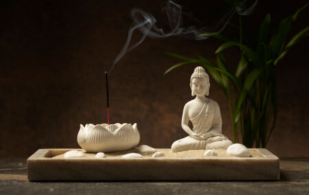 Saiba como fazer incenso em casa com ervas naturais e &oacute;leos essenciais. 