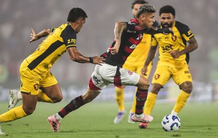 Flamengo e Sport em campo no Maracan&atilde;.