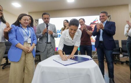 Governadora Raquel Lyra autoriza obras na UPE de Petrolina.