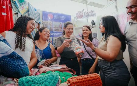 Governadora Raquel Lyra na Feira do Bordado Manual de Passira.