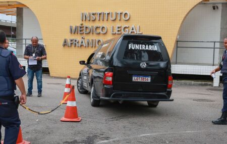 Governo do Rio de Janeiro afirma que IML j&aacute; liberou 89 corpos ap&oacute;s megaopera&ccedil;&atilde;o
