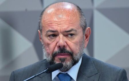 Fraude do INSS: Pol&iacute;cia Federal aponta repasses da Conafer ao ex-ministro de Bolsonaro