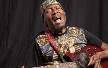Jimmy Cliff namorou ex-BBB e j&aacute; atuou em novelas no Brasil; cantor faleceu nesta segunda (24)
