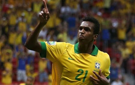 J&ocirc;, ex-jogador da sele&ccedil;&atilde;o brasileira, &eacute; preso pela quarta vez por n&atilde;o pagar pens&atilde;o