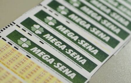 Cartelas da Mega-Sena.