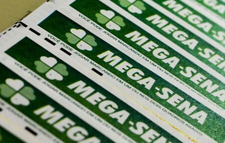 Cartelas da Mega-Sena.