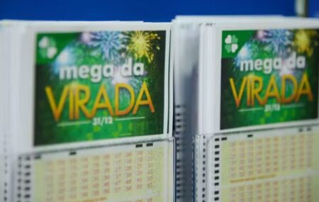 Volantes de aposta da Mega da Virada, pr&ecirc;mio recorde em 2025 na mira dos apostadores.