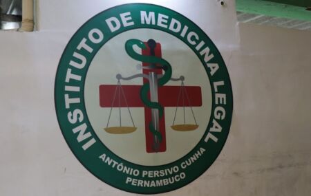 Fachada do IML, no Recife.