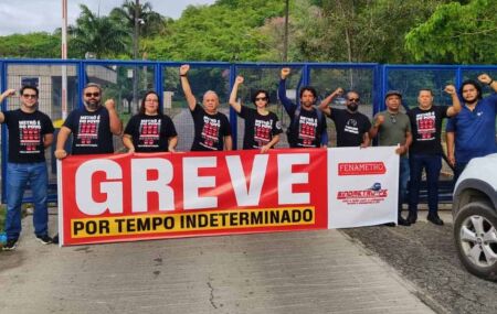 Metrovi&aacute;rios de Pernambuco em Greve.