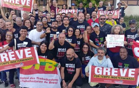 Metrovi&aacute;rios em greve