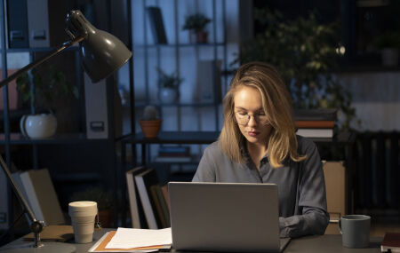 Descubra vagas home office &agrave; noite, com flexibilidade e sal&aacute;rios de at&eacute; R$ 7 mil. 