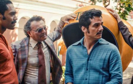 Wagner Moura em cena de "O Agente Secreto", interpretando o protagonista que retorna ao Recife em meio a tens&otilde;es pol&iacute;ticas nos anos 1970.