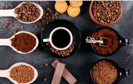 X&iacute;caras de caf&eacute; preparado de diferentes modos: o filtro de papel reduz subst&acirc;ncias que elevam o colesterol.