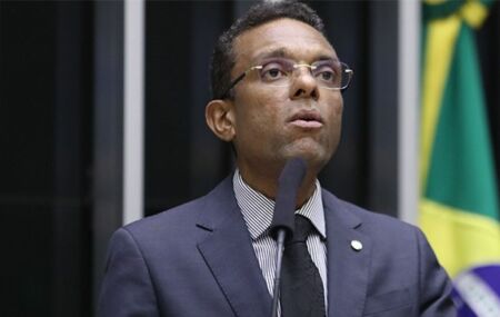 Deputado Otoni de Paula.