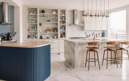 Renove sua cozinha com a nova tend&ecirc;ncia 2026: a pen&iacute;nsula substitui a ilha. 