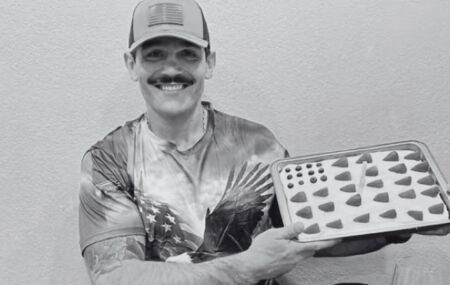 Yuri Botelho, brasileiro filho do ex-vereador de S&atilde;o Mateus (ES), Chiquinho Botelho.