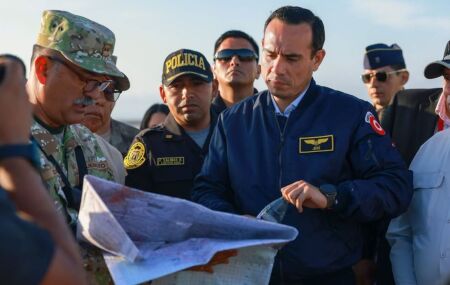 Presidente do Peru, Jos&eacute; Jer&iacute;, na fronteira com o Chile.