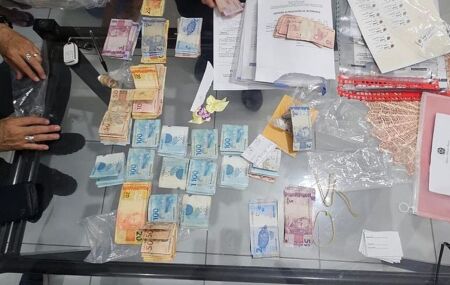 Dinheiro apreendido pela Pol&iacute;cia Federal na Opera&ccedil;&atilde;o 'Fake Road'.