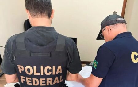 Agentes da Pol&iacute;cia Federal durante Opera&ccedil;&atilde;o.