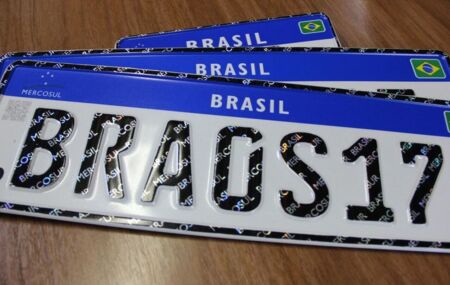 Placas do Mercosul.