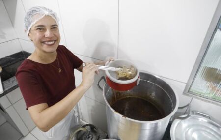 Governo Raquel Lyra lan&ccedil;a novo edital que prev&ecirc; mais 38 cozinhas solid&aacute;rias em todo o Estado