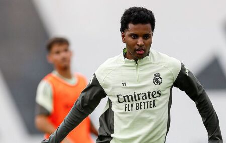 Rodrygo durante treinamento pelo Real Madrid.