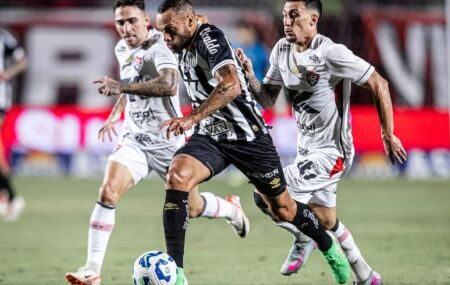 Santos e Vit&oacute;ria em duelo pela Copa do Brasil.
