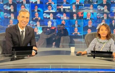 Tralli posta foto com filha na bancada do Jornal Nacional: 'Tia Renata n&atilde;o vai ficar brava?'