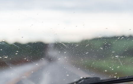 Vidros emba&ccedil;ados do carro acabam agora com truque da batata. 