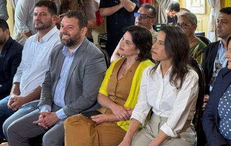 Felipe Andrade participa de an&uacute;ncio com Raquel Lyra sobre 192 novas moradias para Paulista.