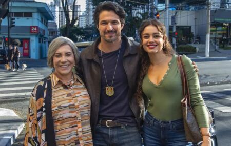 Arlete Salles, Romulo Estrela e Sophie Charlotte nos bastidores da novela Tr&ecirc;s Gra&ccedil;as.
