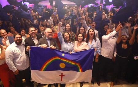 Raquel Lyra comanda formatura de 171 concluintes do Ensino M&eacute;dio Integral.
