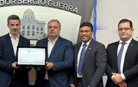Joel da Harpa em homenagem ao Hospital Portugu&ecirc;s na Alepe.