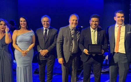 Associa&ccedil;&atilde;o dos Delegados de Pernambuco homenageiam Joel da Harpa.