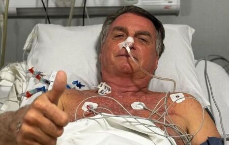 Bolsonaro deve passar r&eacute;veillon no hospital.
