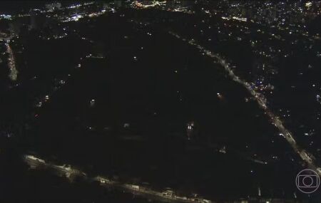 Ainda com &aacute;reas sem energia, Defesa Civil alerta para mais quatro dias de tempestades em S&atilde;o Paulo