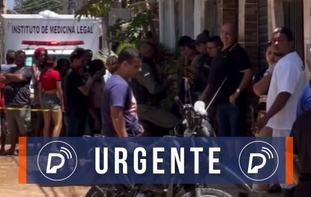 Carro do IML em Vila Sotave, Jaboat&atilde;o, onde ataque a tiros ocorreu.