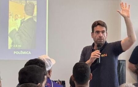 Eduardo Moura durante evento do NOVO.