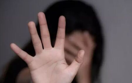 Imagem ilustrativa de uma tentativa de abuso sexual.